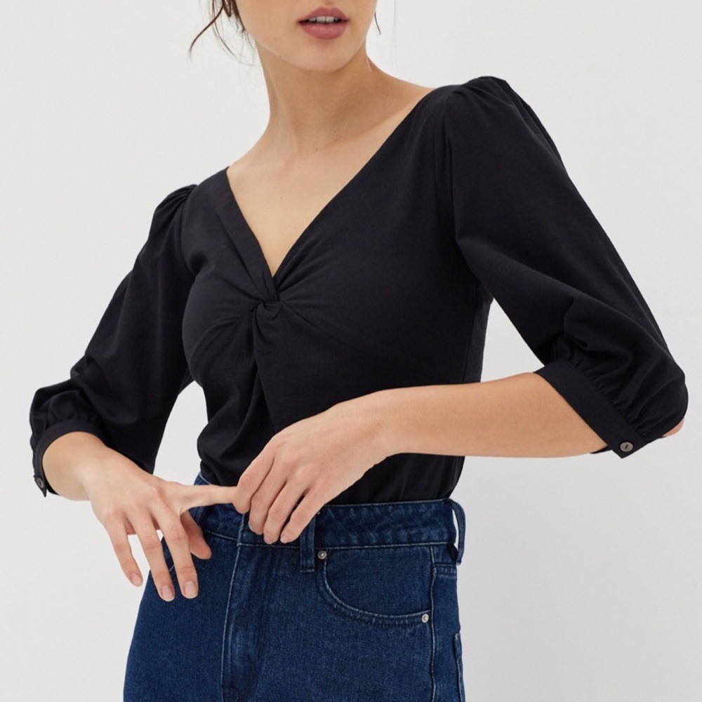 Love Bonito Knot Twist Top